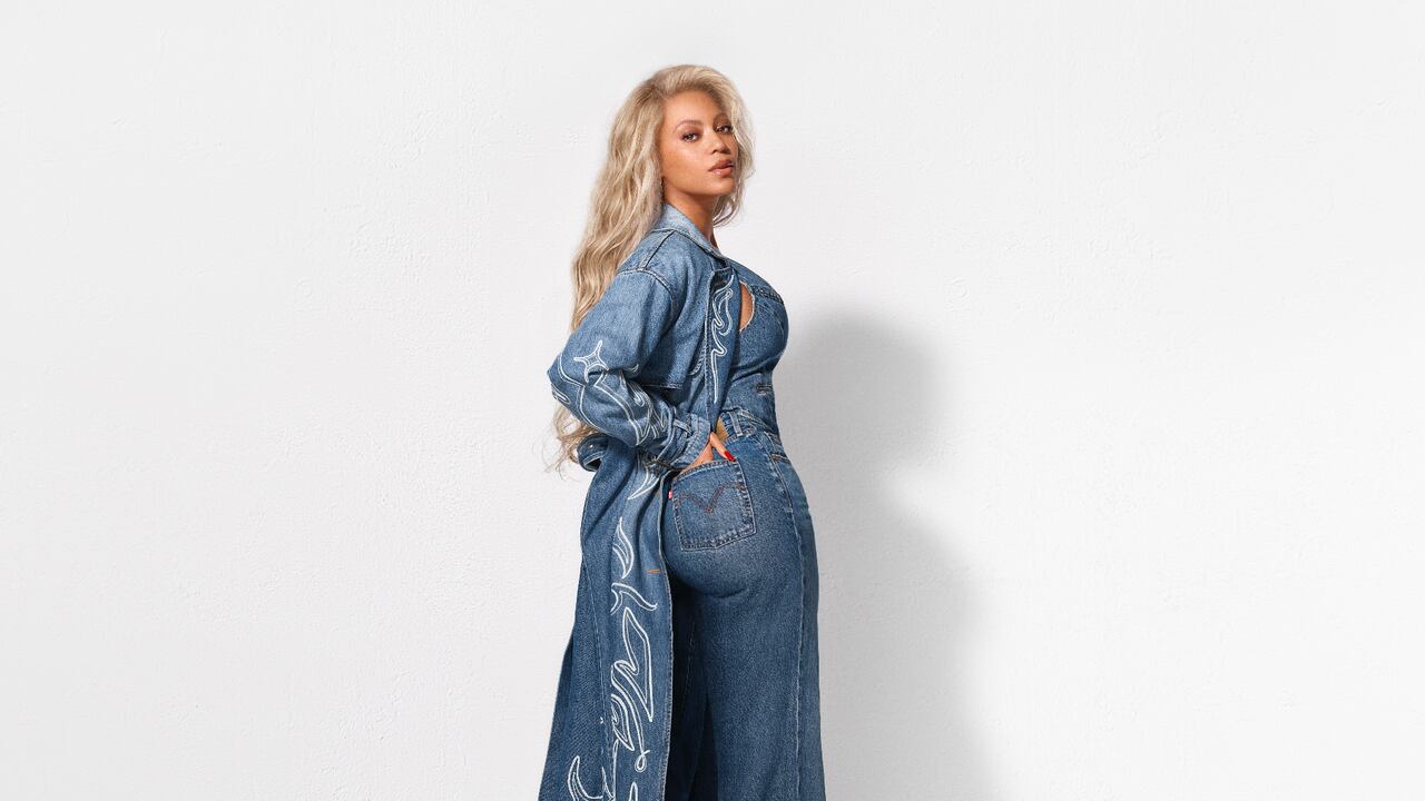 Beyoncé y el lanzamiento de REIIMAGINE: Pool Hall, un tributo al denim ...
