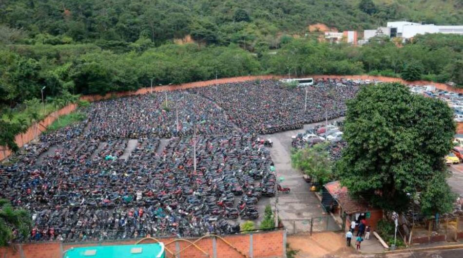 Denuncian robo en los patios de Tránsito de Bucaramanga.