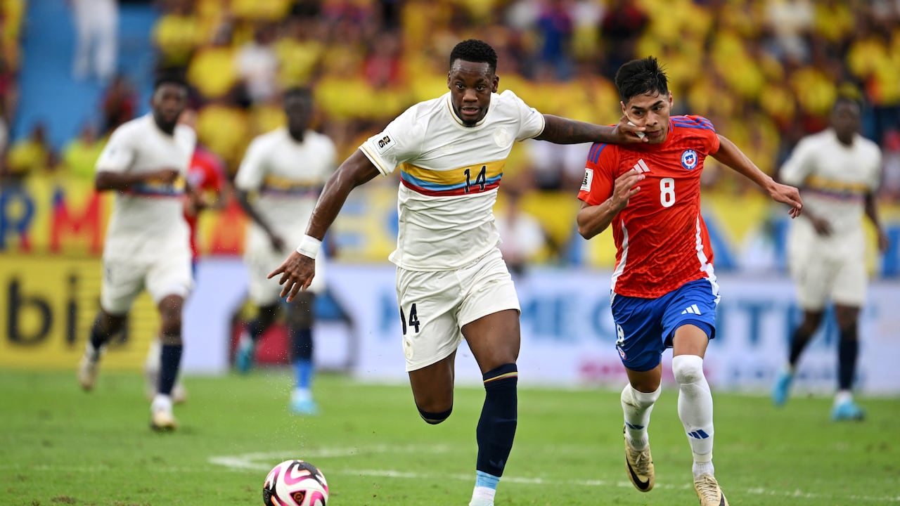 Se sacuden las eliminatorias por salida de DT de selección.