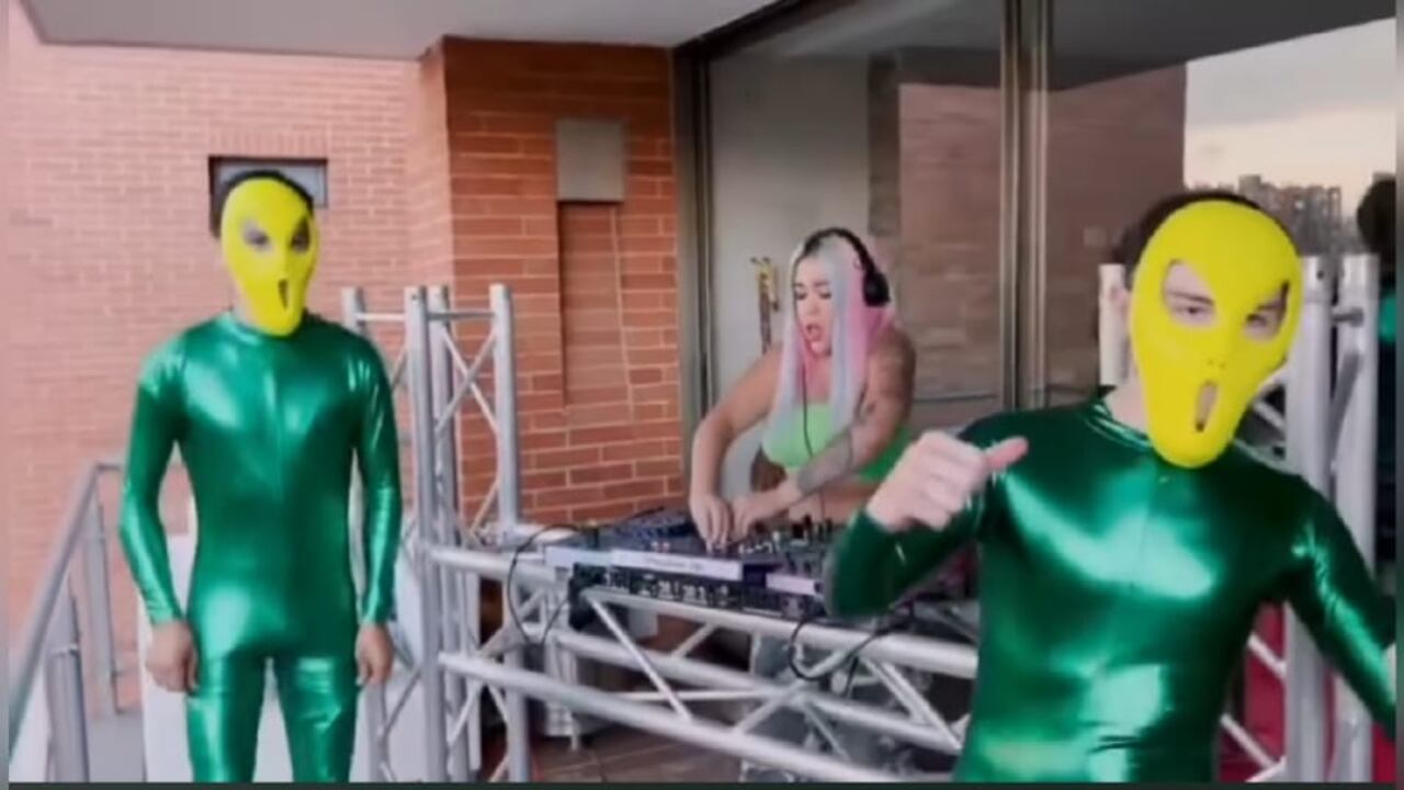 La mezcla ha sido un hit en las redes, con cientos de comentarios jocosos.