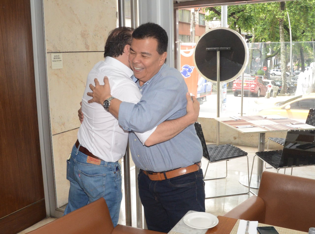 Cali: Primer encuentro entre el alcalde electo Alejandro Eder y el concejal Roberto " Chontico " Ortiz, en el hotel Marriott de la ciudad, foto José L Guzmán.