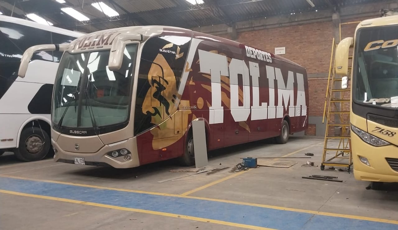 Bus del Deportes Tolima antes de ser estrenado.