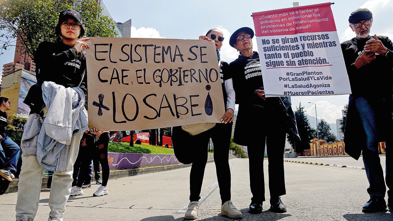El contralor considera que las medidas para salvar al sistema de salud deben ser de fondo. 