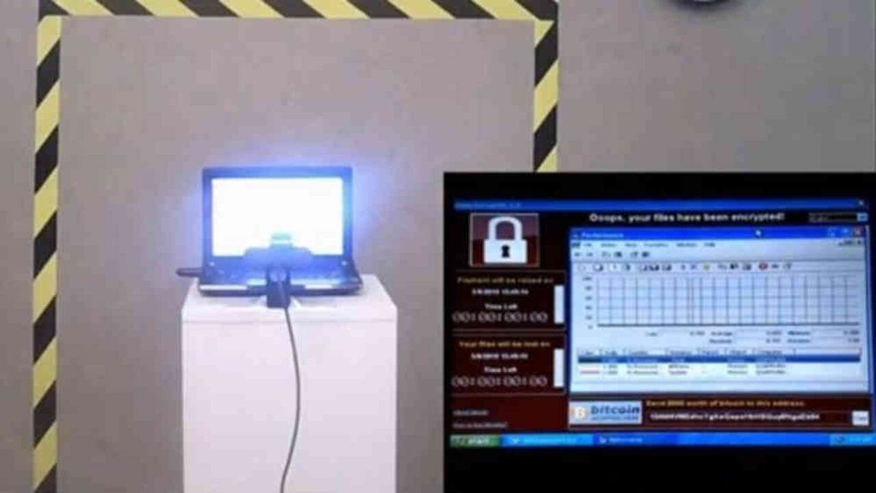 La laptop se subasta a través de la plataforma digital Twitch.