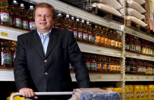 Makro
Renato Minuzzo
A mediados de los 90 llegó esta cadena Holanda para traer el concetpo de los hipermercados.