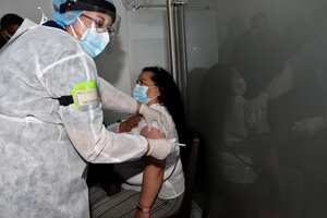 Primeros pacientes con reacciones adversas tras recibir vacuna en Bogotá, estos fueron los síntomas