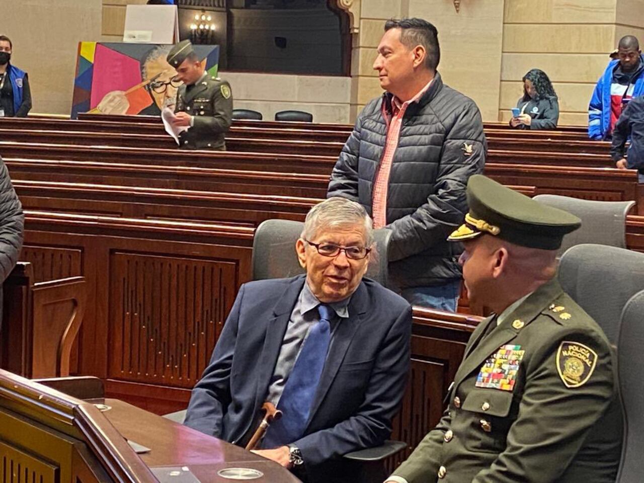 Expresidente César Gaviria en cámara ardiente del maestro Fernando Botero.