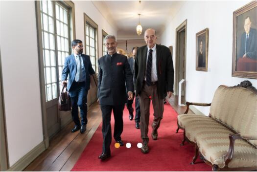 Canciller Álvaro Leyva junto a su homólogo Subrahmanyam Jaishankar.