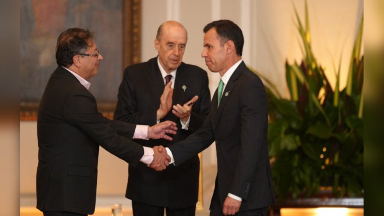 Rivera se desempeñó, otrora, como ministro del Interior y también fue representante a la Cámara por el departamento de Putumayo.