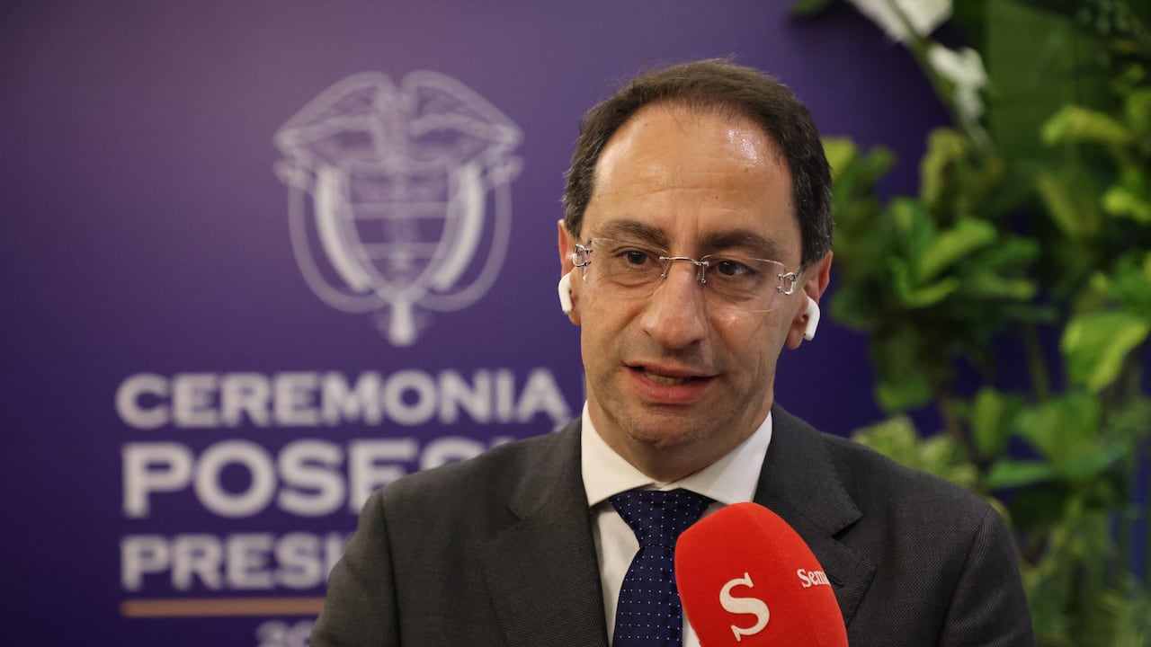 El vicepresidente, José Manuel Restrepo, hizo el anuncio.