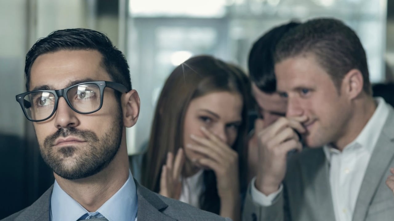 El estudio reveló que los olores que expulsa el ser humano podrían reducir la ansiedad social.