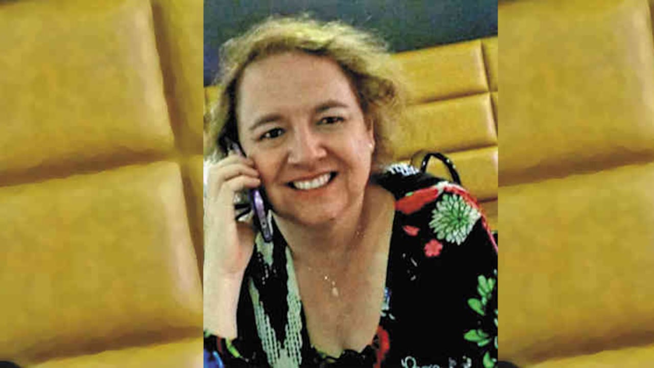 "Pasé por su lado sin saber qué hacer, casi rozándola, y no sé de dónde saqué la valentía para tocar su hombro y decirle: 'Magdalena'". Un relato.