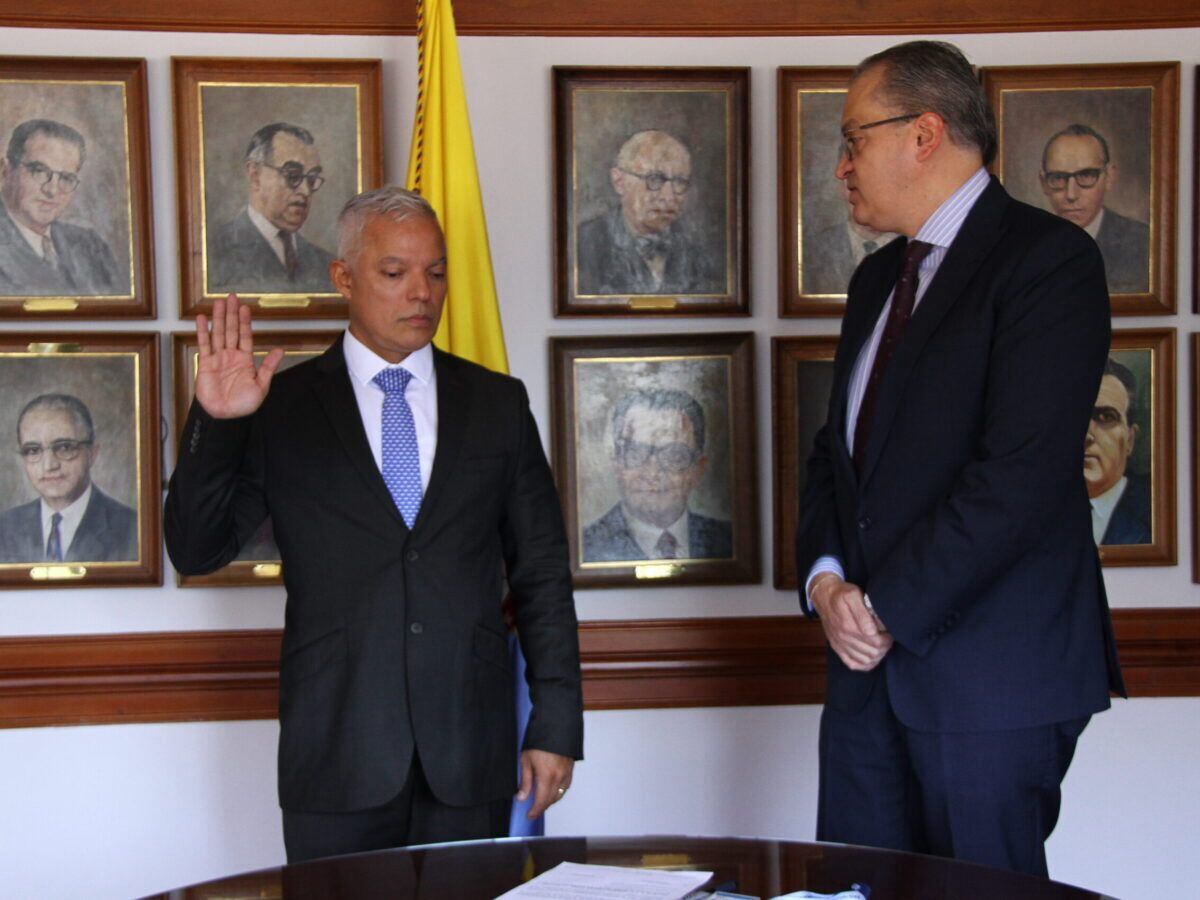 En su apartamento y en el centro de Bogotá, fue encontrado el cuerpo sin vida del procurador delegado Carlos Mario Molina