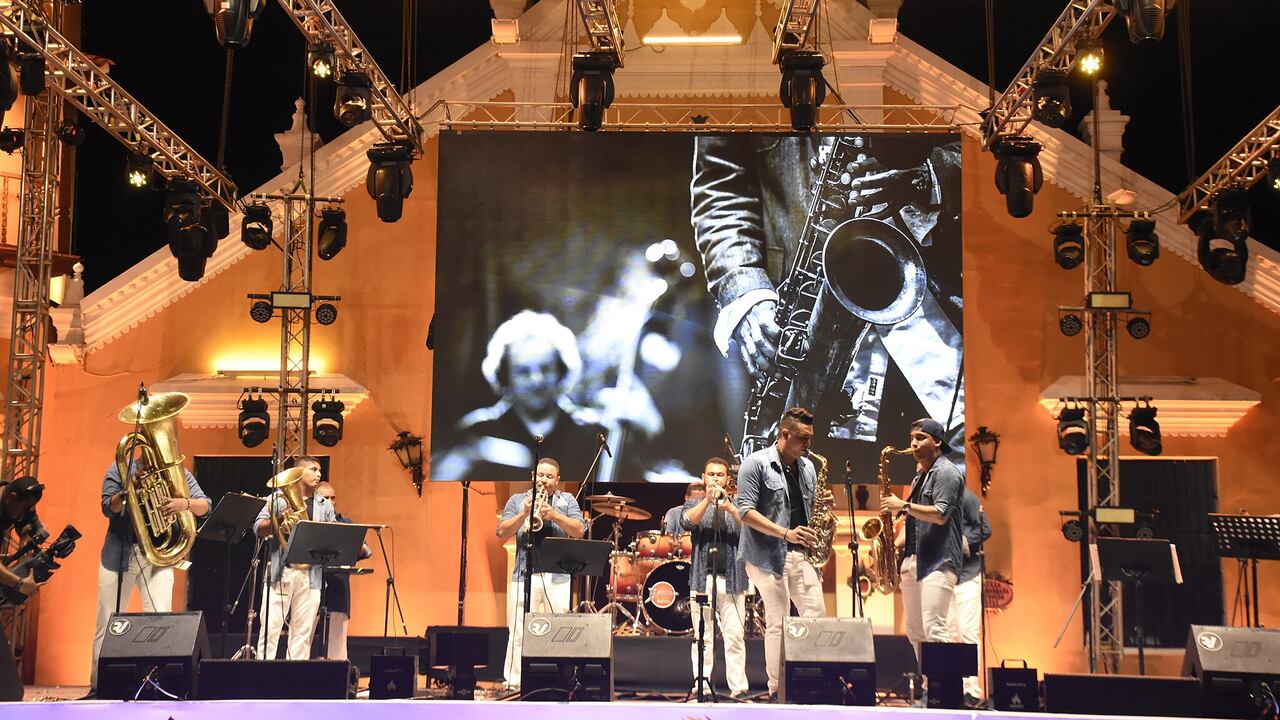 Intérpretes nacionales e internacionales se reúnen cada mes de octubre, en Santa Cruz de Mompox, para celebrar la música y la cultura.