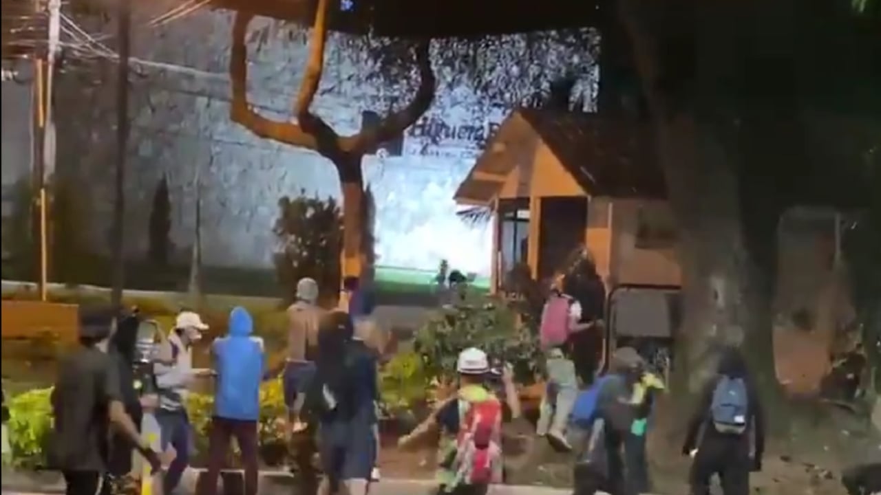 Disturbios en Bucaramanga, Twitter Representante Edwin Ballesteros