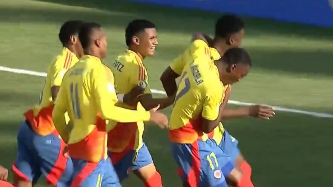 Selección Colombia celebrando la apertura del marcador, ante Bolivia, en el Sudamericano Sub-20.