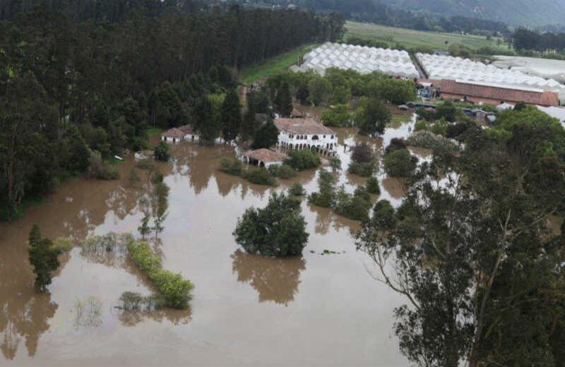 Pese a los esfuerzos, las autoridades no logran controlar la cantidad de agua que ingresa a la zona urbana del municipio cundinamarqués.