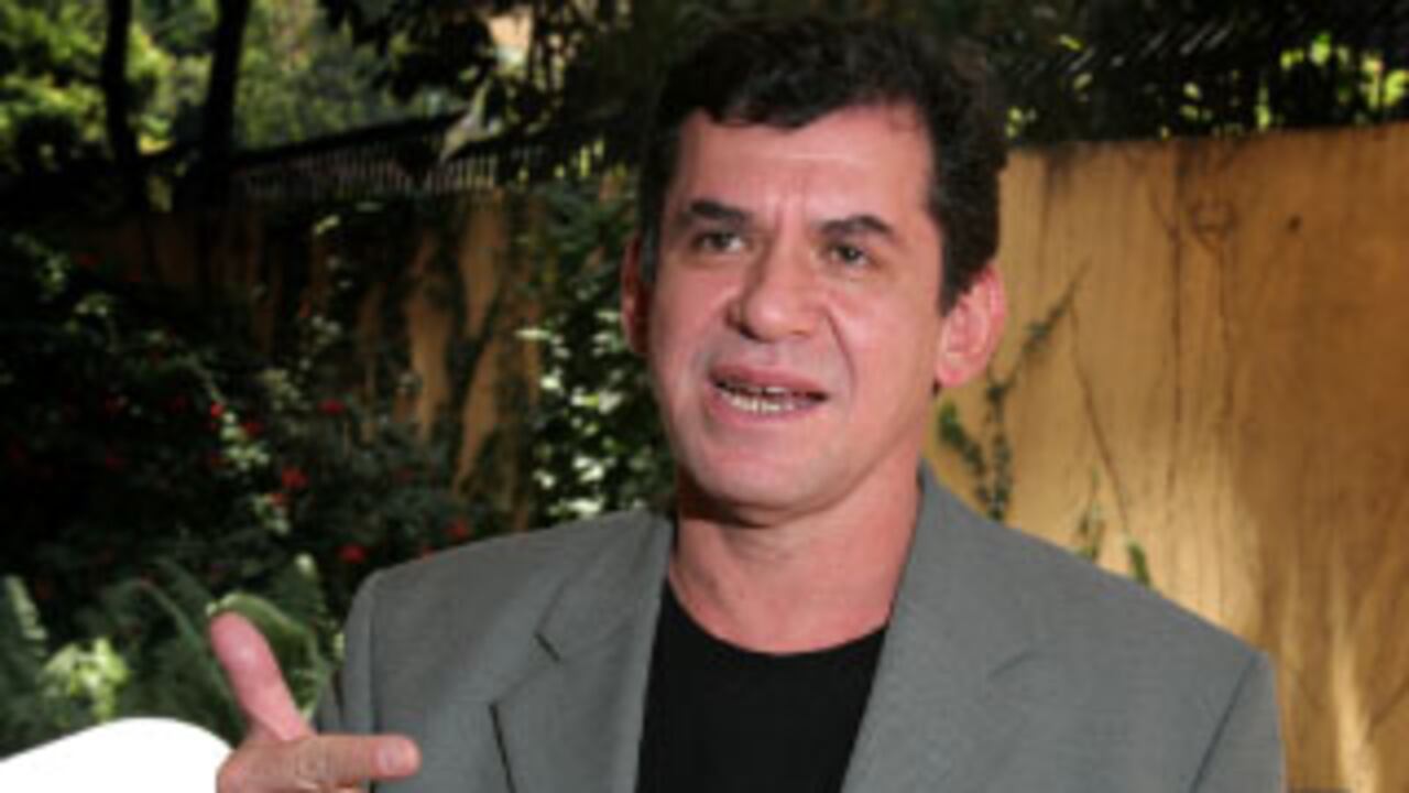 Petro es inteligente e ingenioso, pero medio mitómano, con lo que logra cierto impacto efectista en la opinión. Es un tipo valioso, pero de ahí no pasa