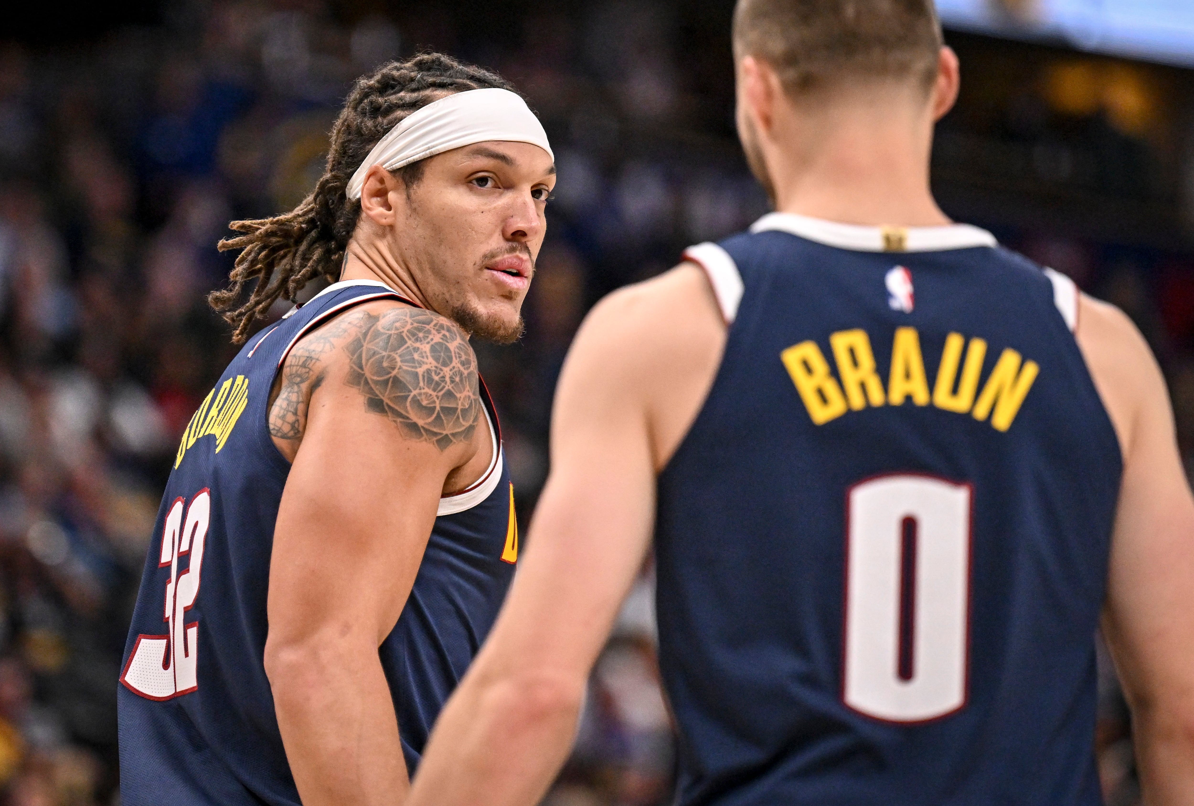 DENVER NUGGETS Aaron Gordon (32) y Christian Braun (0) NBA