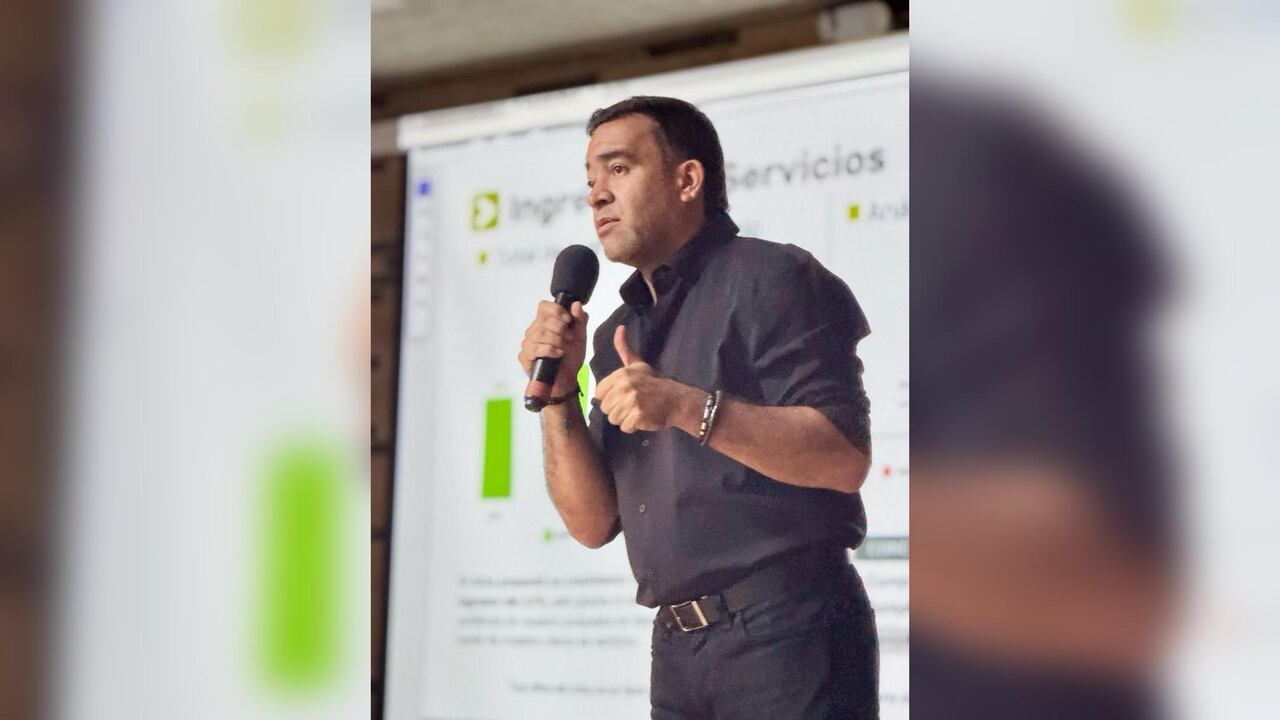 Esteban Gallego es el director de Comfenalco Antioquia.