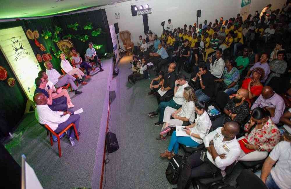 Alfonso Prada, director del SENA,  habla el jueves 17 de noviembre de 2016, en Quibdó, Chocó, durante el Foro Pacfico desarrollado en el marco del II Festival Detonante 2016. Foto: Carlos Julio Martínez / SEMANA