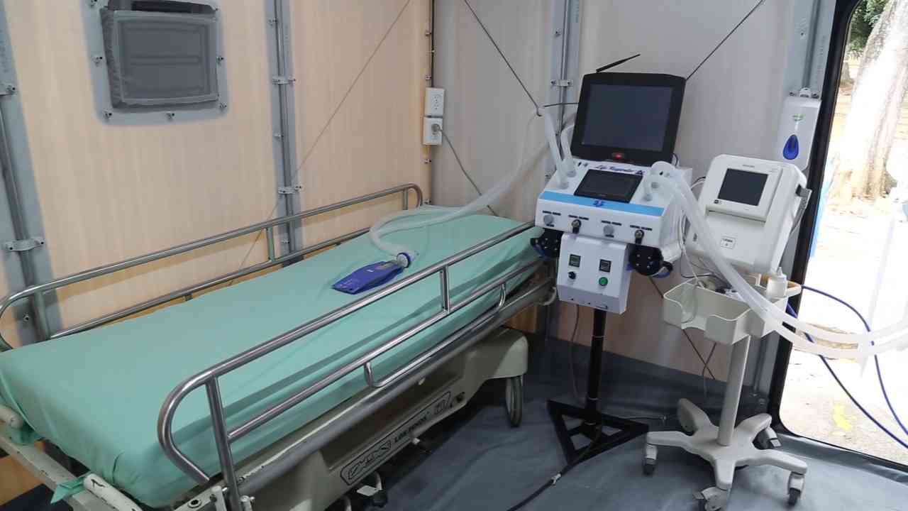 Medellín tiene cerca de mil camas de UCI y solo 118 médicos especialistas en cuidados intensivos.