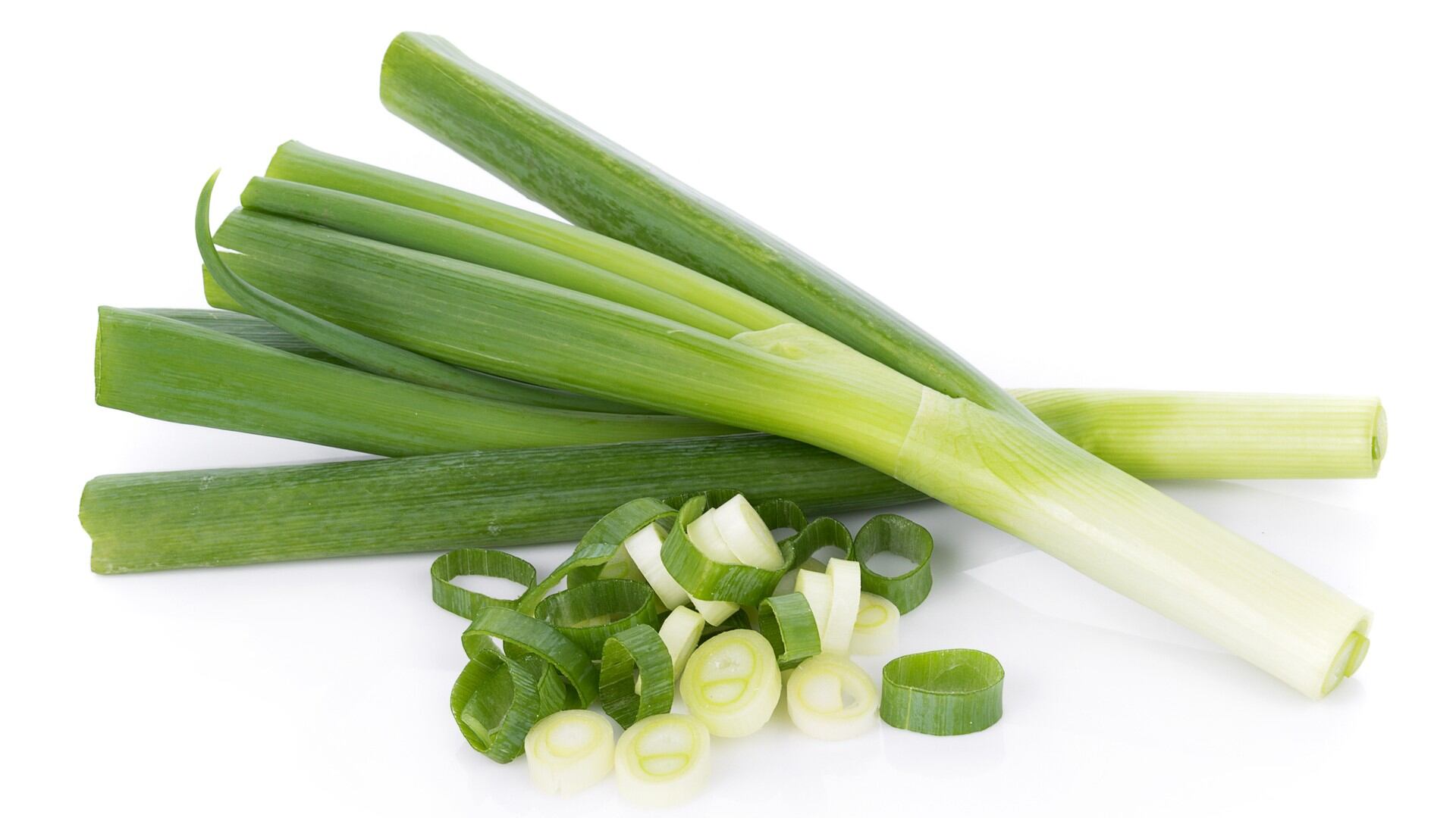 Lavar la cebolla larga, secarla y aplicarle vinagre y dejarlo actuar por 10 minutos.