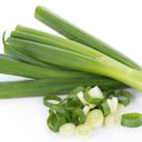 Lavar la cebolla larga, secarla y aplicarle vinagre y dejarlo actuar por 10 minutos.