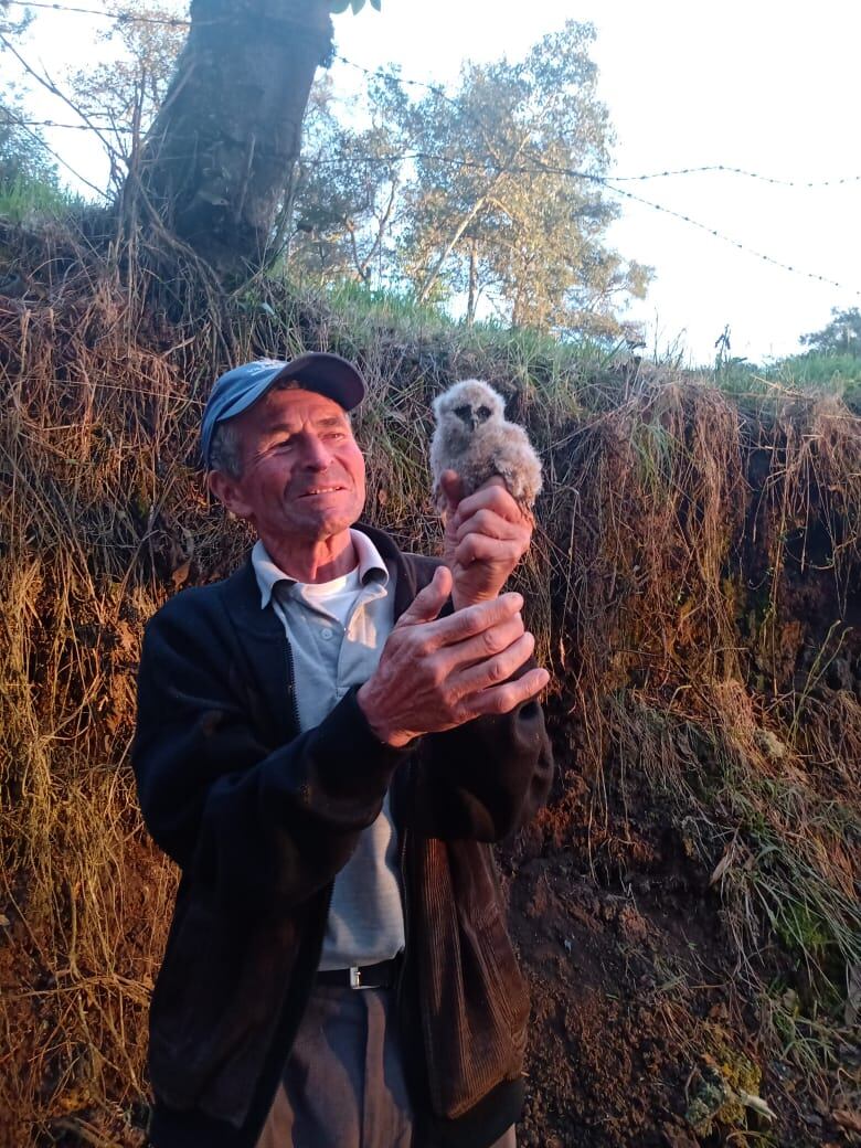 Vidal González cumplió 30 años como guardabosques. Aunque aún camina el páramo, desde hace cuatro meses disfruta de su pensión al lado de sus hijos y nietos.