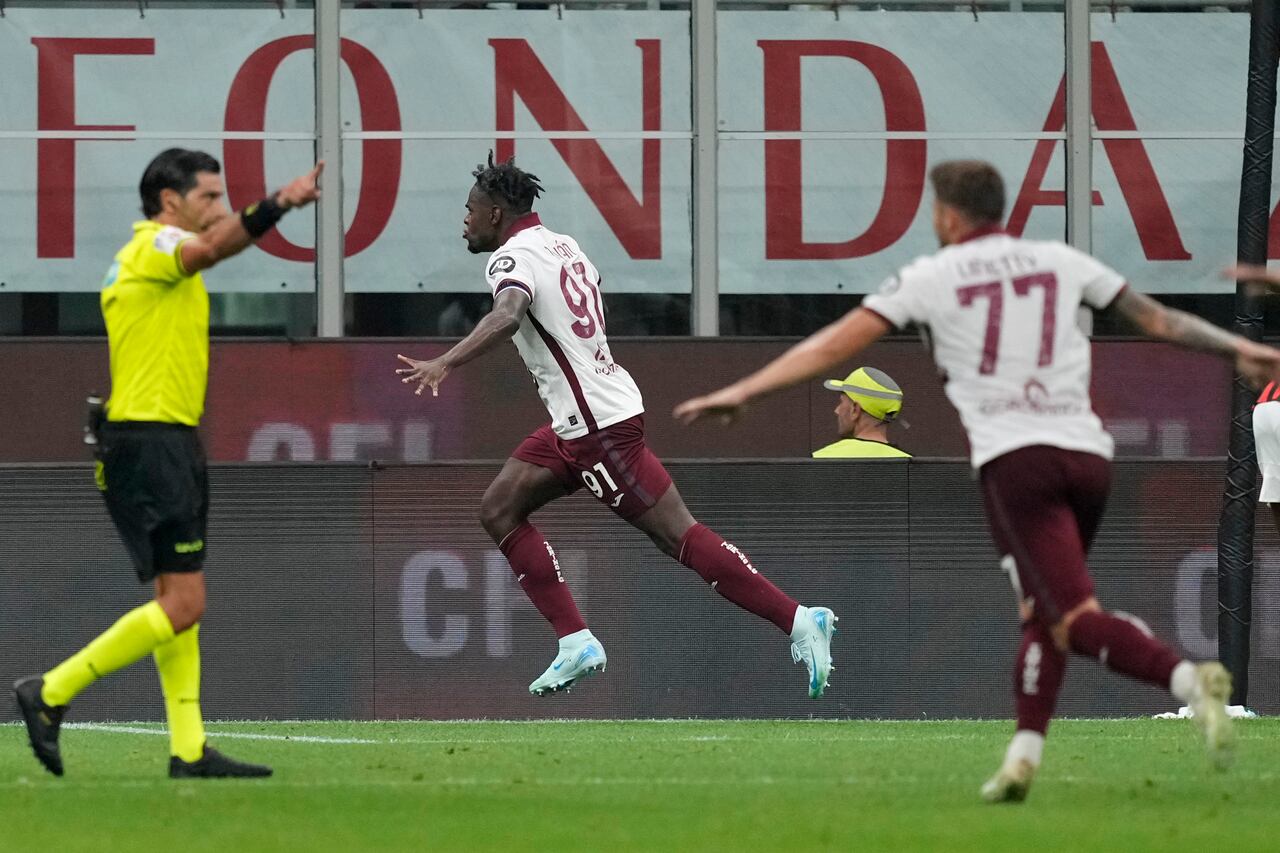 Duván Zapata marcó gol en el empate entre su Torino ante el Milan por la Serie A