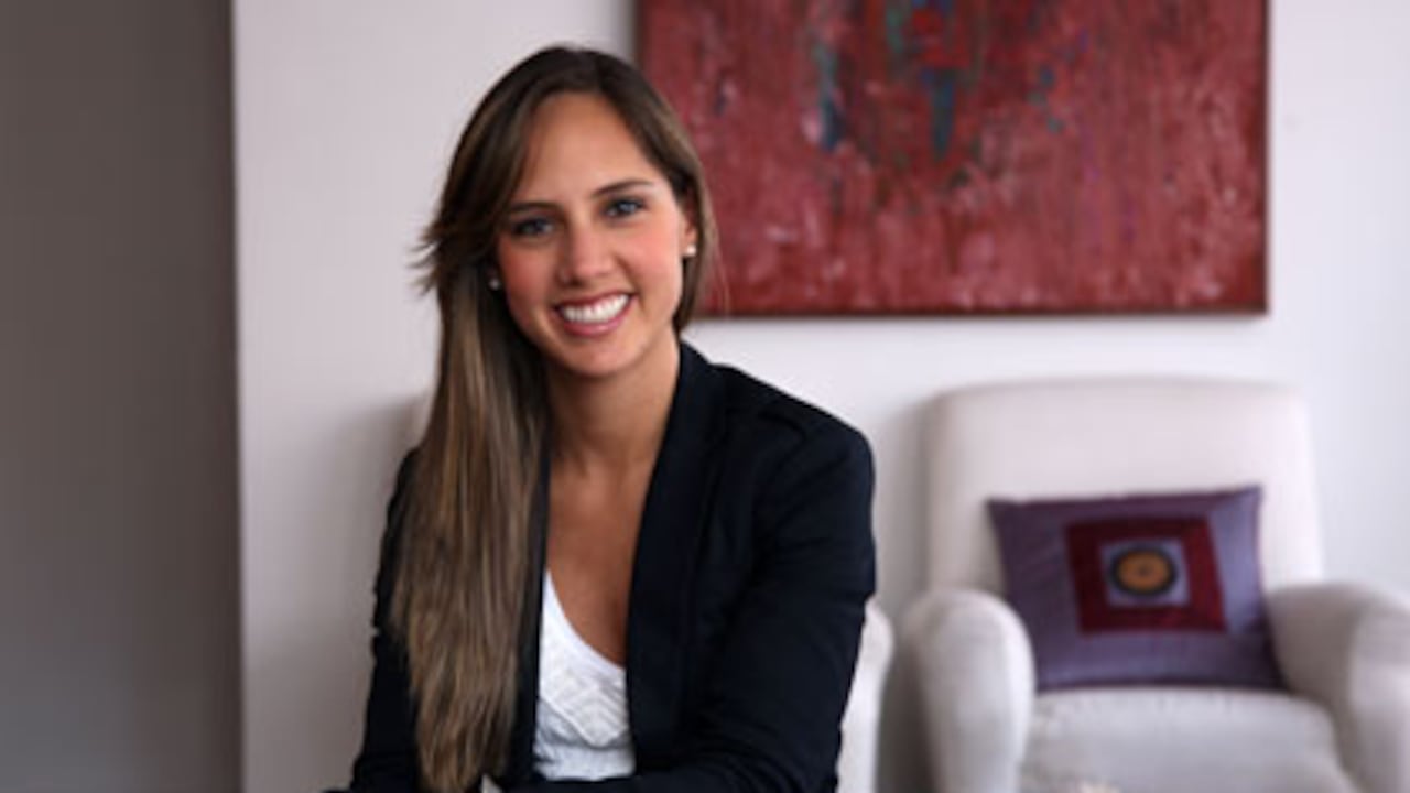 Camila está casada con el también periodista radial Antonio Casale.