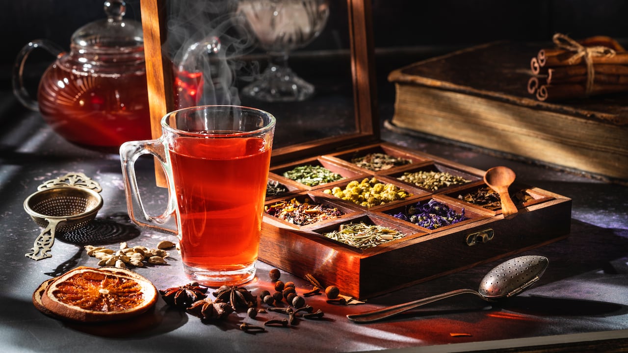 El té rojo es rico en antioxidantes que protegen la salud del corazón.