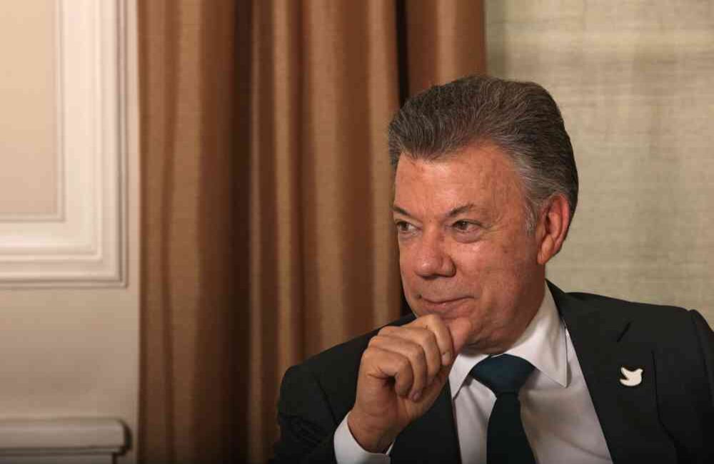 2017: Una vez firmado el acuerdo, la implementación dependía en gran parte de los proyectos de ley que se tramitaran en el Congreso. Esto en plena campaña electoral se volvió un gran problema. Muchos de ellos se hundieron y otros sufrieron cambios sustanciales.