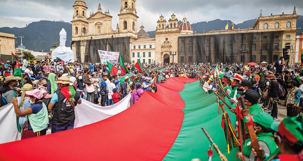 La delegación indígena que salió el jueves del Cauca para participar en la posesión de Gustavo Petro también tenía entre su agenda la entrega de un dosier de propuestas para el nuevo Gobierno nacional.
