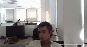 En un juicio inicial, el fiscal imputó a alias “Veneco” por los delitos de concierto para delinquir, tentativa de homicidio agravado y terrorismo, cargos que el acusado no aceptó.