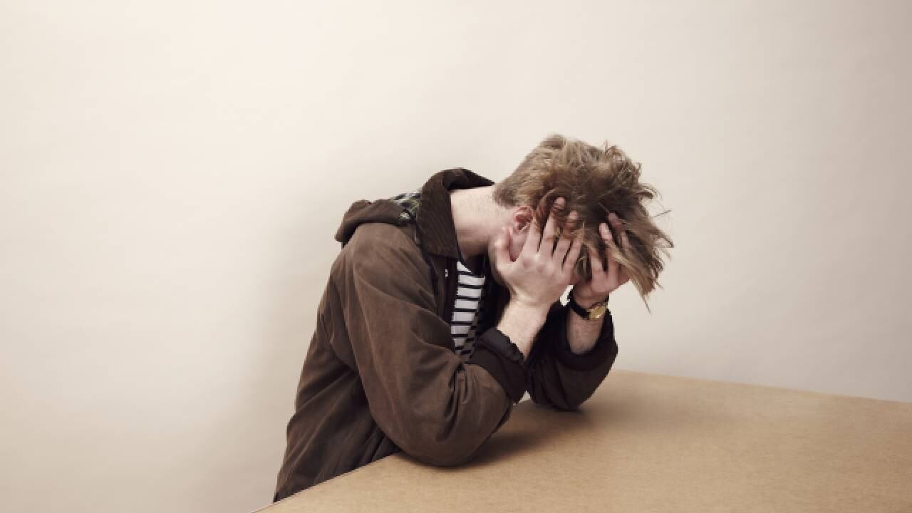 Respiración profunda y técnicas de relajación, son algunas recomendaciones para controlar el ataque de pánico. Foto: Getty images.