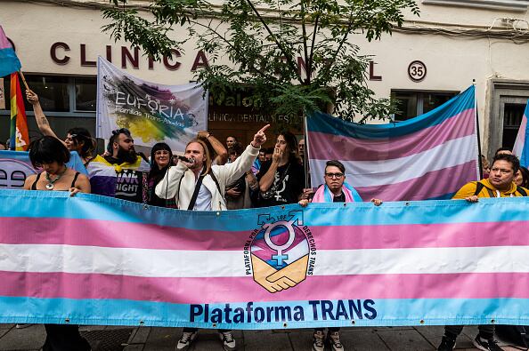Durante el último trimestre de 2022, colectivos LGTBI realizaron protestas en Madrid, España, respaldando la 'ley trans'.