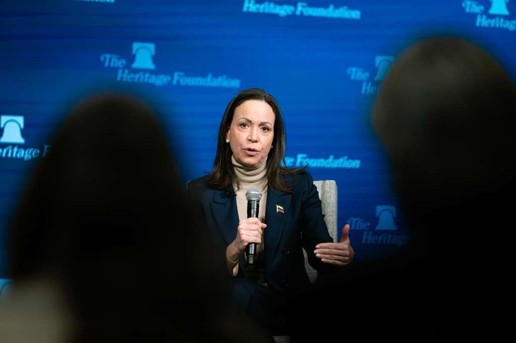 María Corina Machado atiende una rueda de prensa en Washington