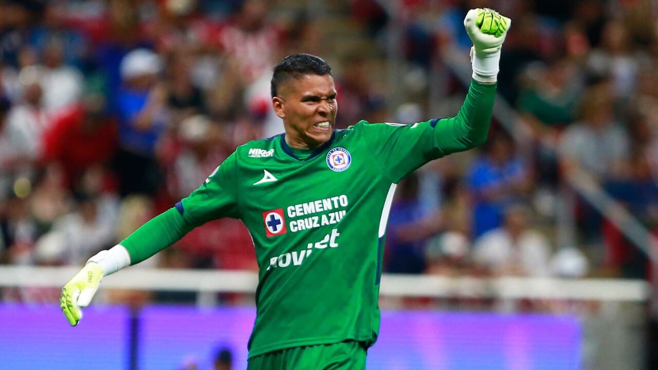 Kevin Mier de regreso a Cruz Azul se lució en Liga MX