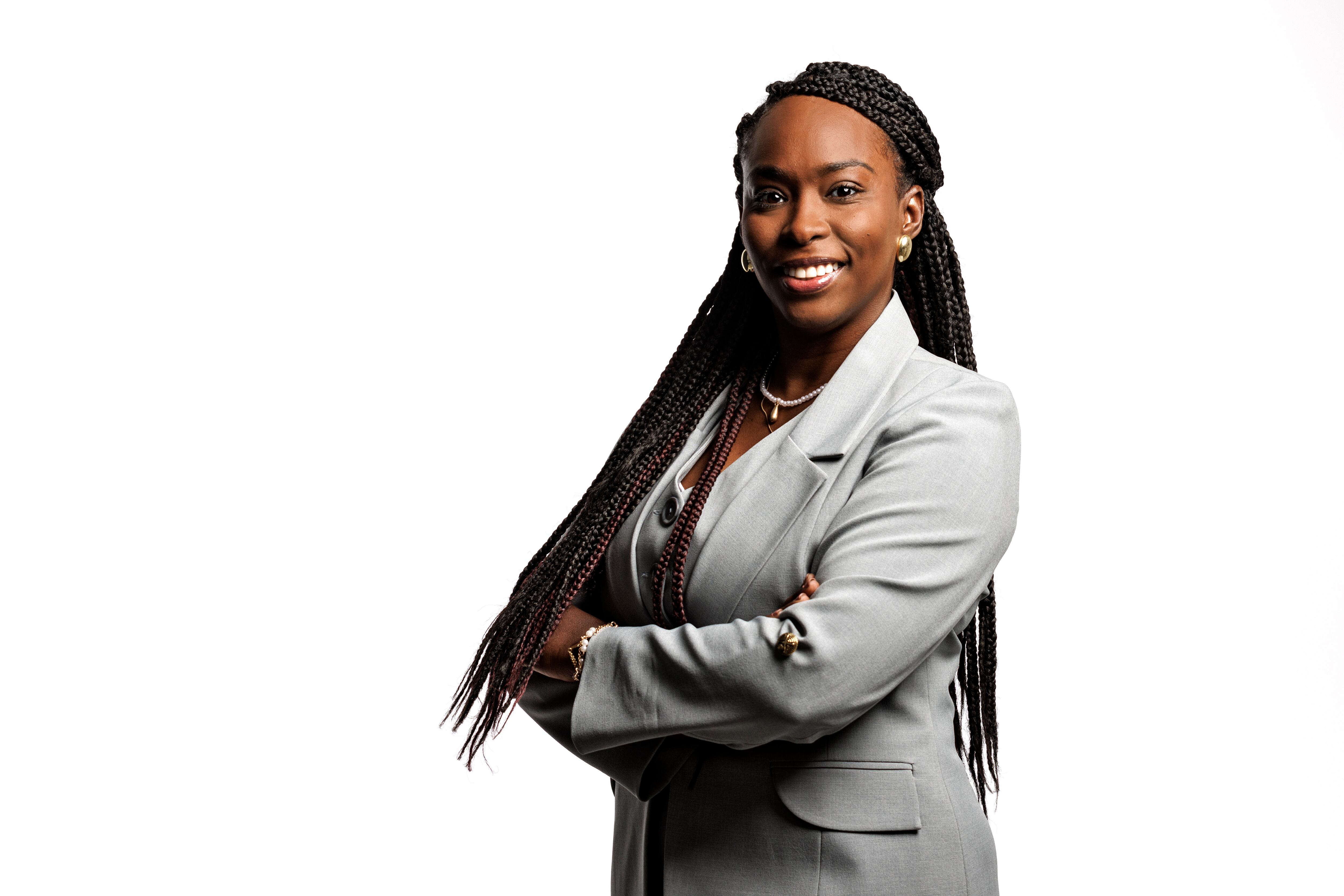 Hillary Rodríguez Martinez, fundadora de HR Consulting, es abogada con dos especializaciones y una maestría en derecho económico y cuenta con más de 12 años de experiencia en el sector público.