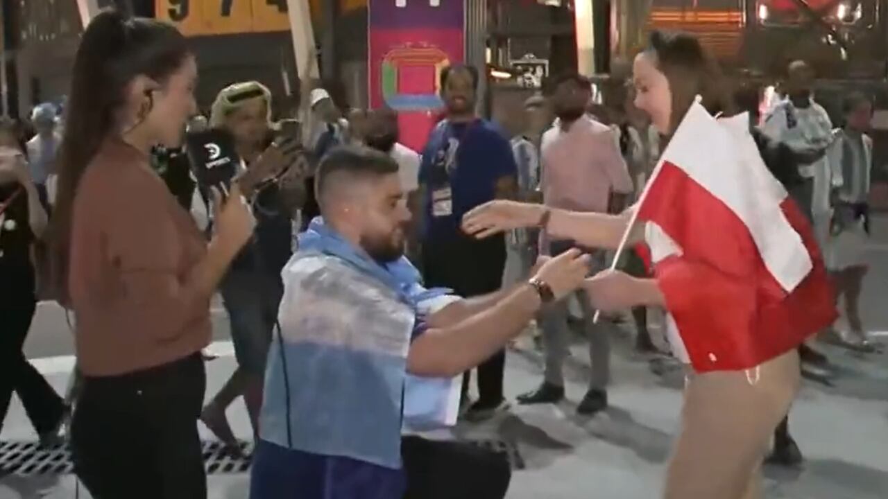 El tierno momento se vio en Directv Sports antes del juego entre Argentina y Polonia