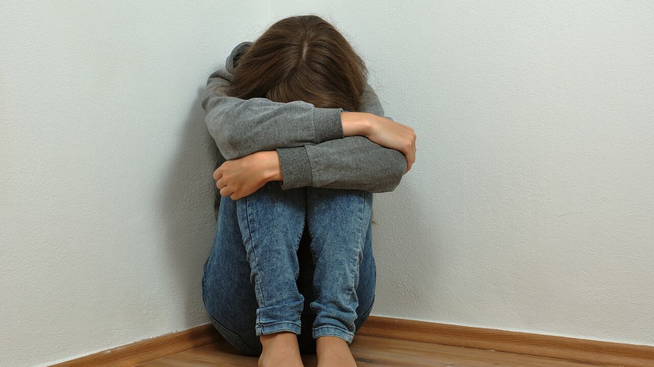 La ansiedad puede generar aumento del ritmo cardiaco, dificultad para respirar, sudoración excesiva y dolor de estómago.