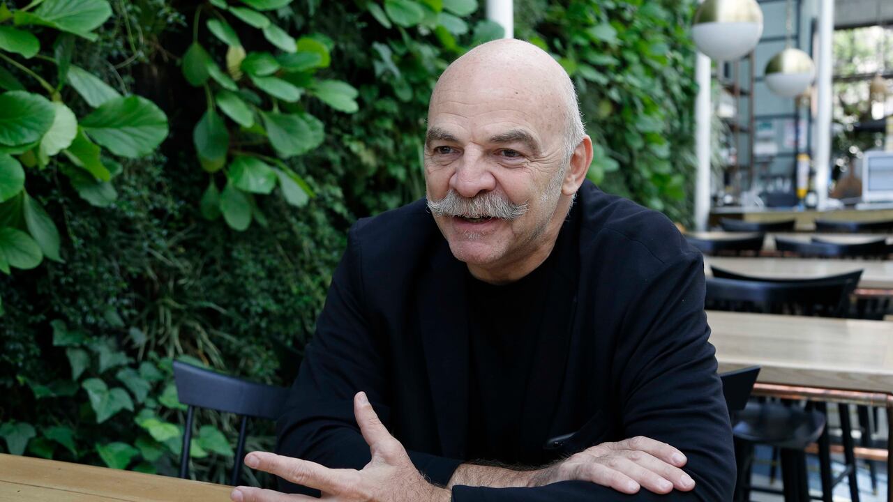 Martín Caparrós nació en Buenos Aires (Argentina) en 1957. Es periodista, escritor e historiador.