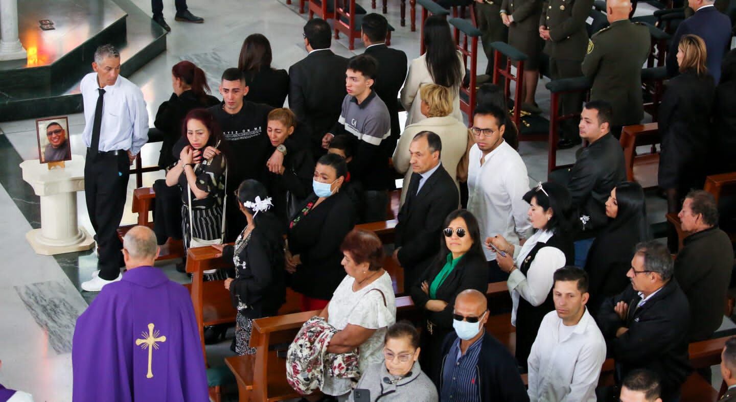 Avanzan las honras fúnebres del mayor el mayor Edison Andrés González asesinado por un francotirador en Norte de Santander