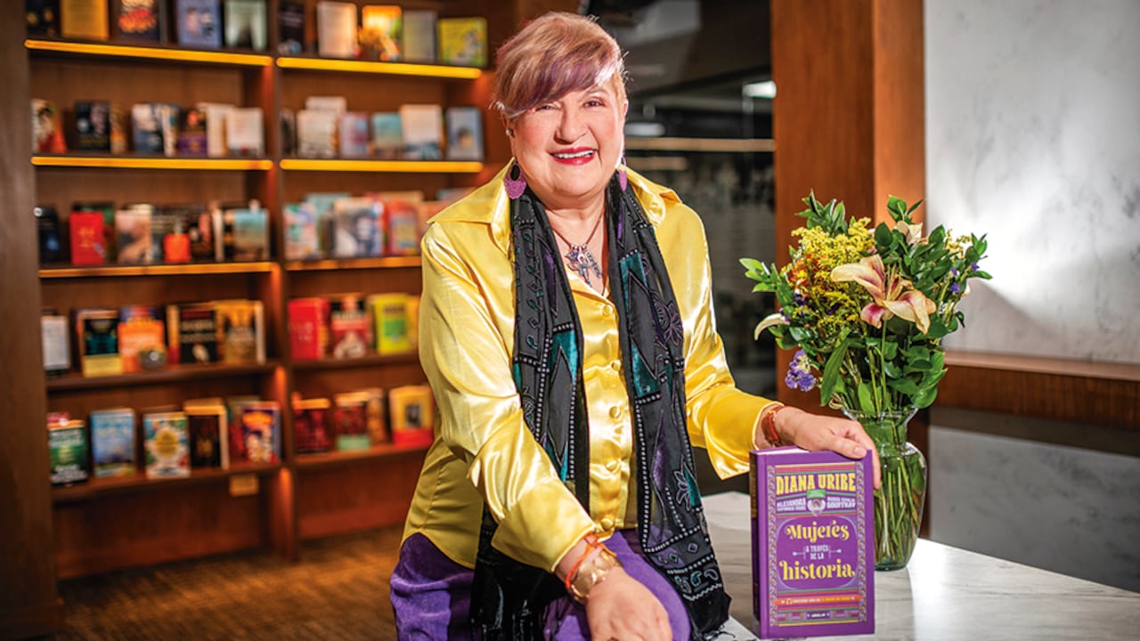 Mujeres en la historia cuenta con una versión digital compuesta por 13 horas de audio que complementan la investigación original del libro en físico.