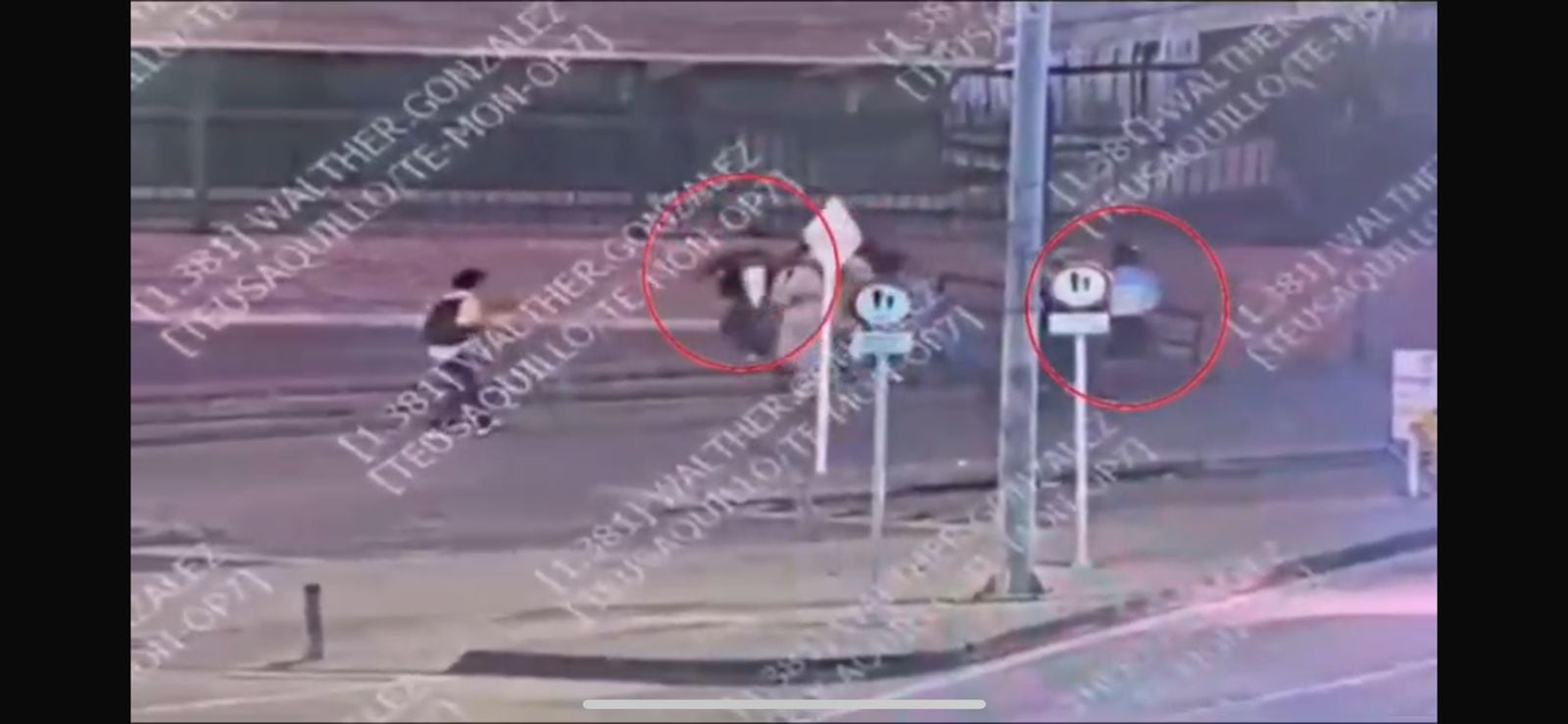 La comunidad se unió para detener a los señalados hasta que llegara la Policía.