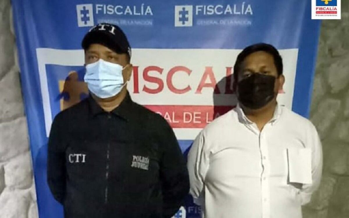 La Fiscalía imputó al funcionario por los delitos de peculado por apropiación agravado en concurso homogéneo y sucesivo con acceso abusivo a un sistema informático.