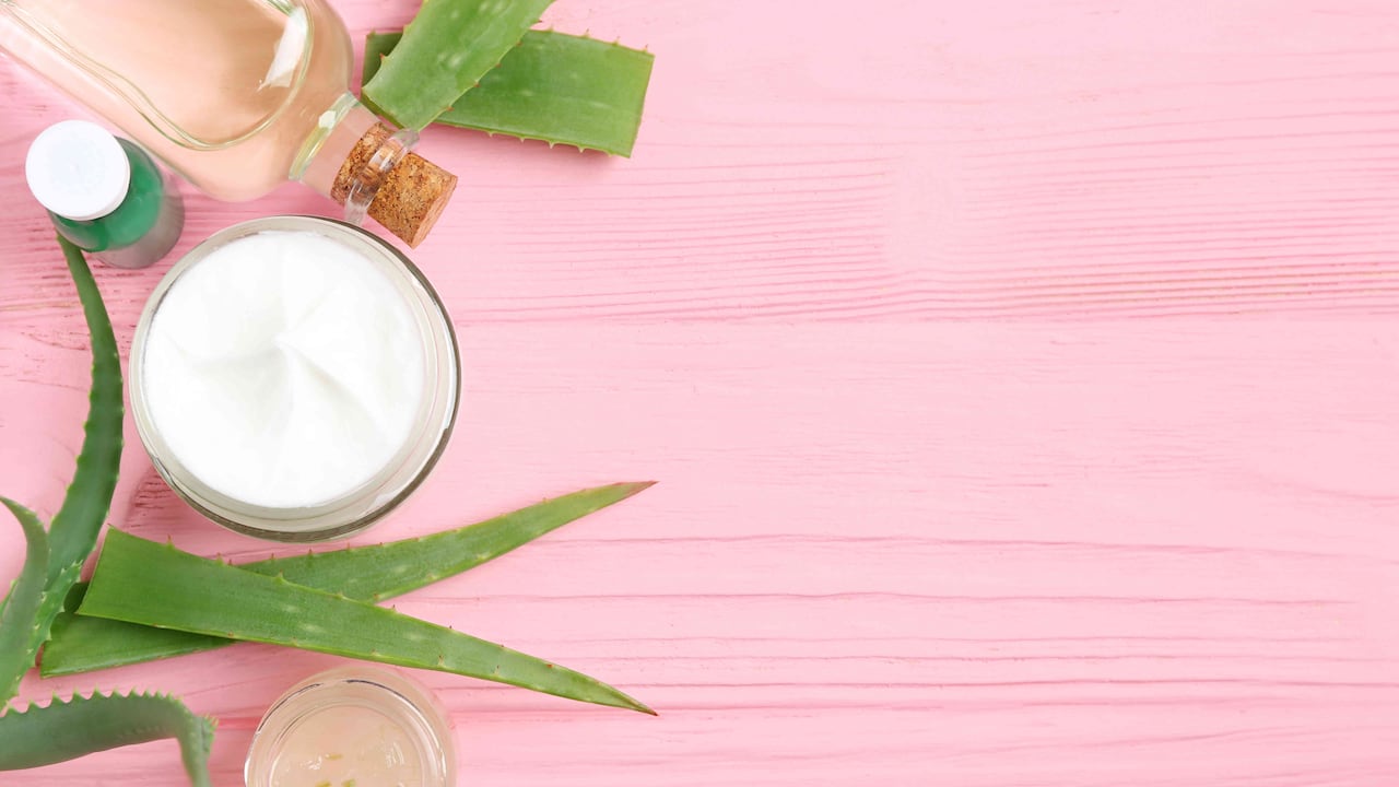 Las propiedades hidratantes y antiinflamatorias del aloe vera lo hacen ideal para cuidar la piel.