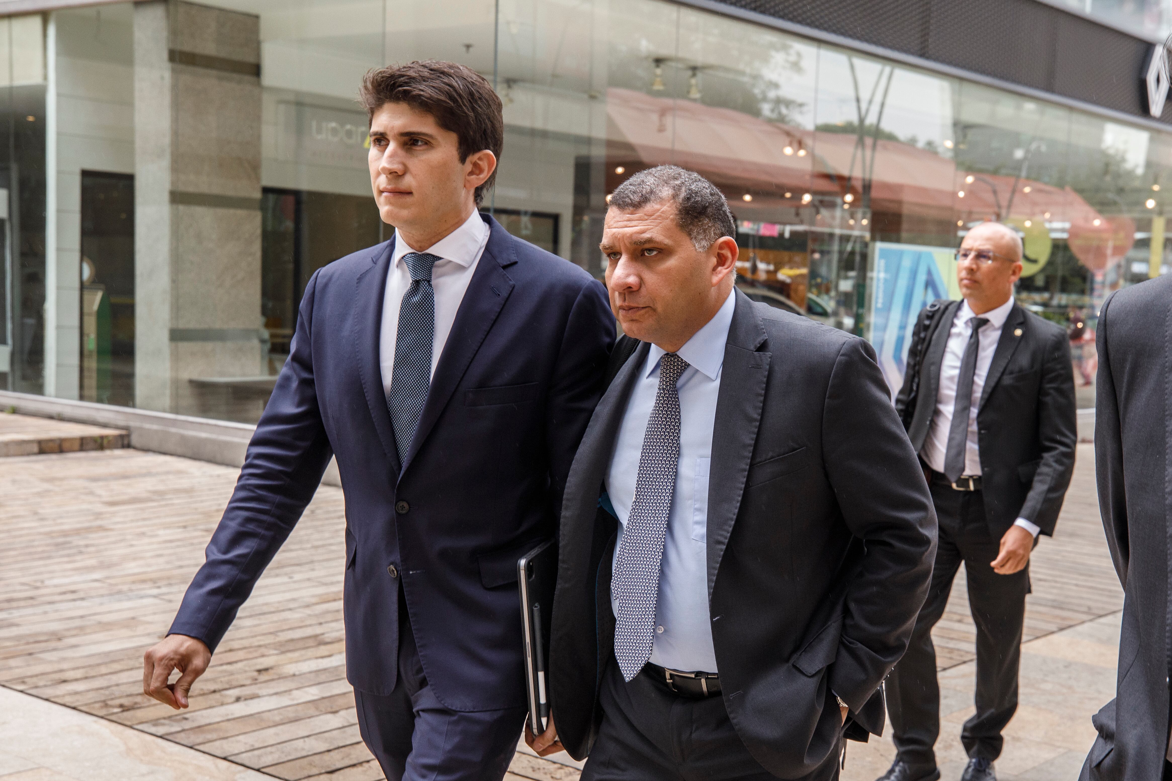 Wadith  Manzur Imbett
Representante a la Cámara 
En la Corte Suprema de Justicia con su abogado