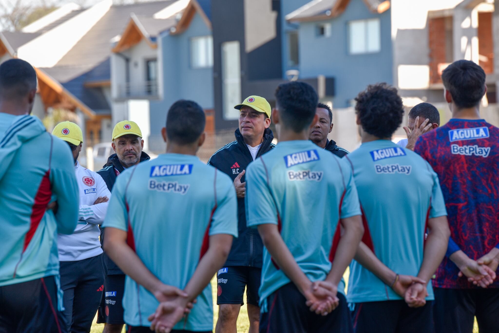 Selección colombiana de fútbol sub 20 entrena en Argentina para debutar en el mundial de su categoría frente al equipo de Israel.
